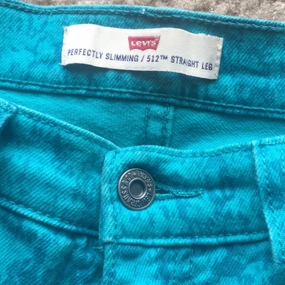 Levi’s - Picture 2 of 4